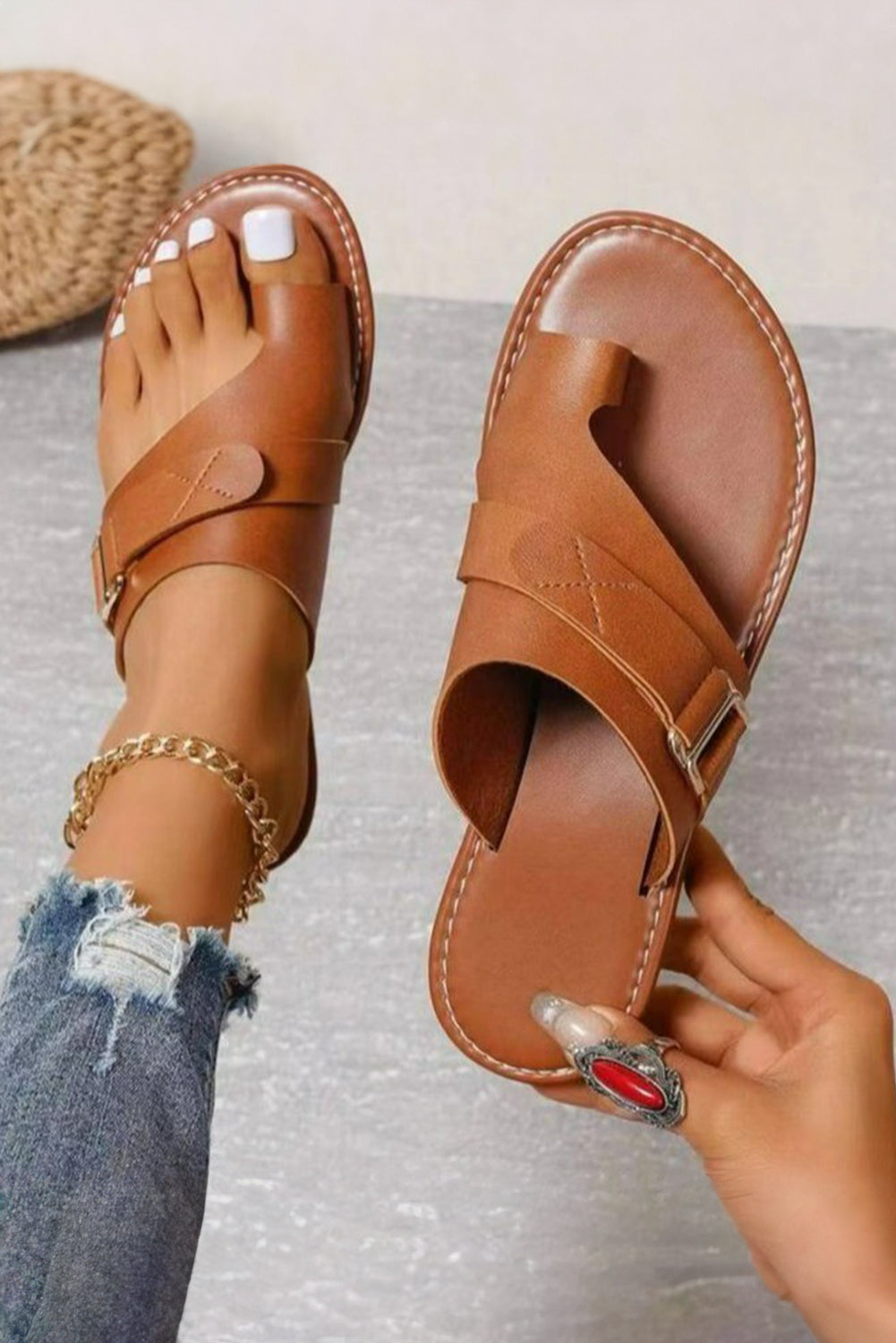 Chestnut Toe Ring Flat Sandal Slippers