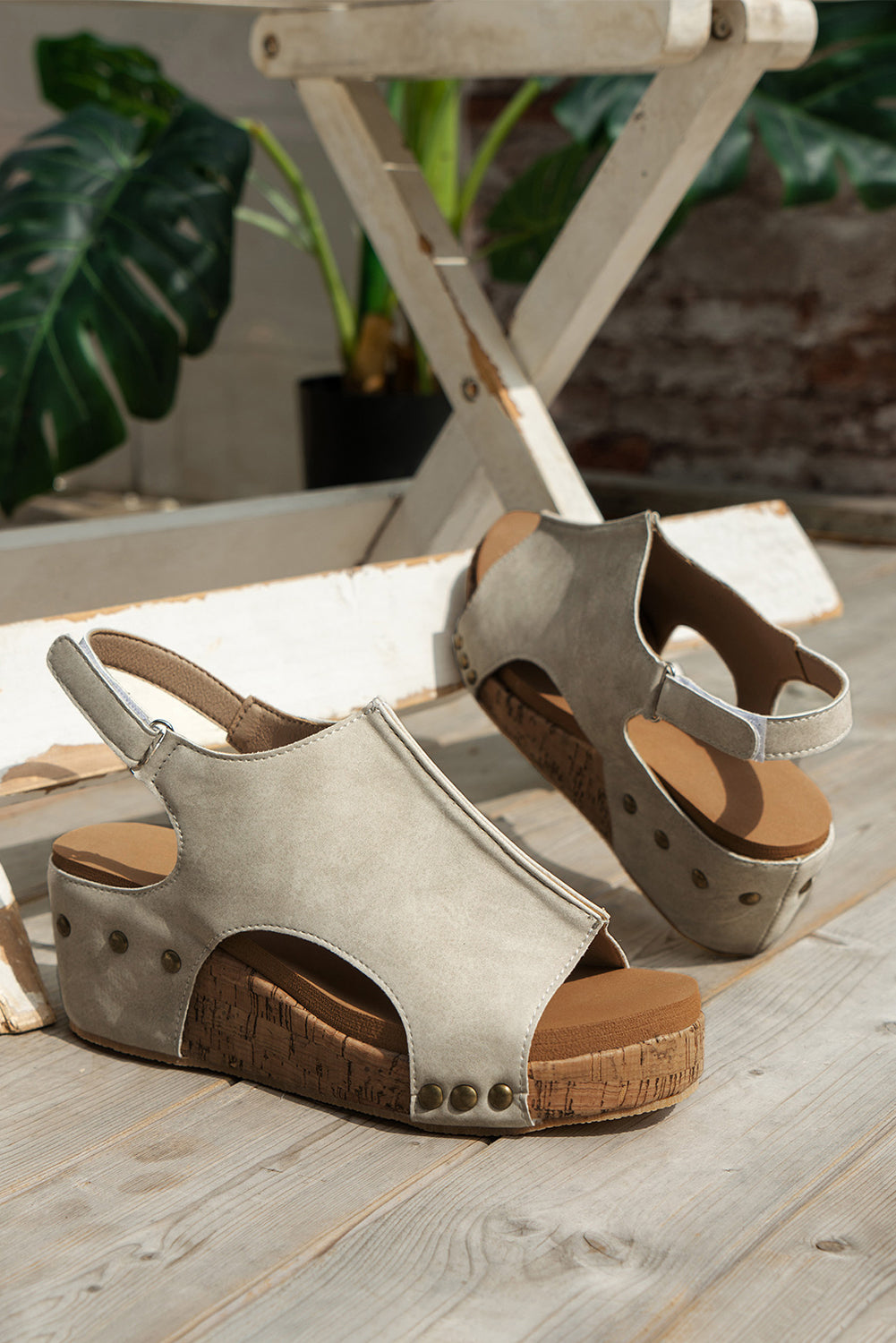 Vintage Leather Stitching Studded Wedge Sandals