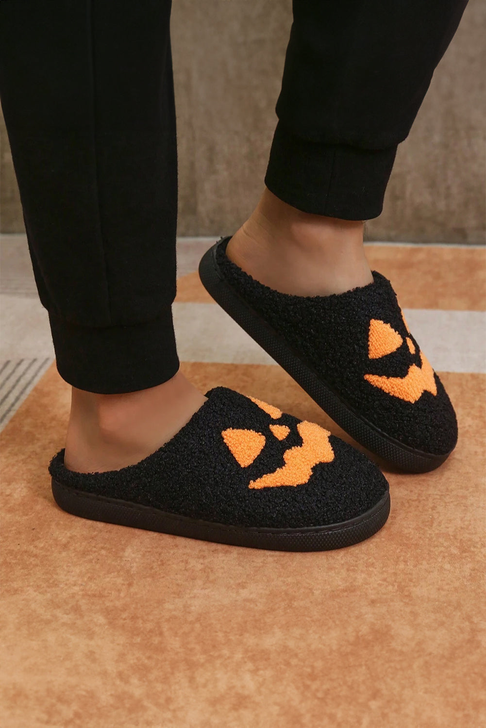 Black Halloween Pumpkin Face Graphic Plush Slippers